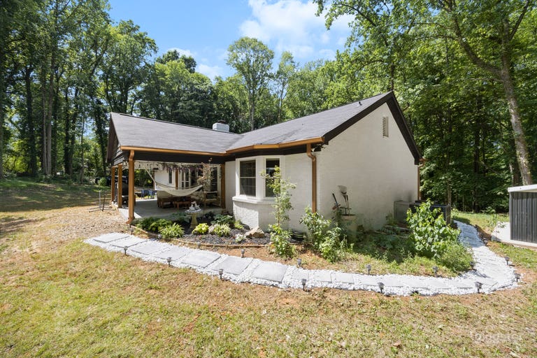  Private Charlotte Retreat w/ Game Room & Patio Movie Theater 