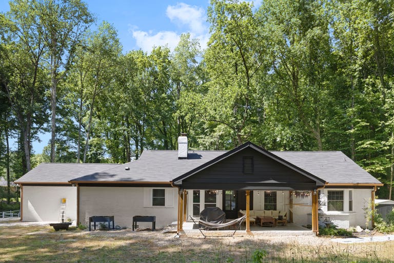  Private Charlotte Retreat w/ Game Room & Patio Movie Theater 