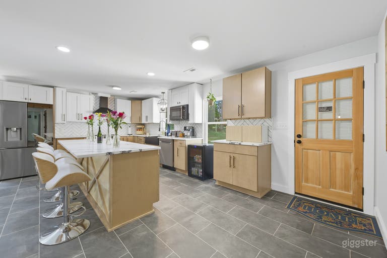  Kitchen = 270 sq. ft 