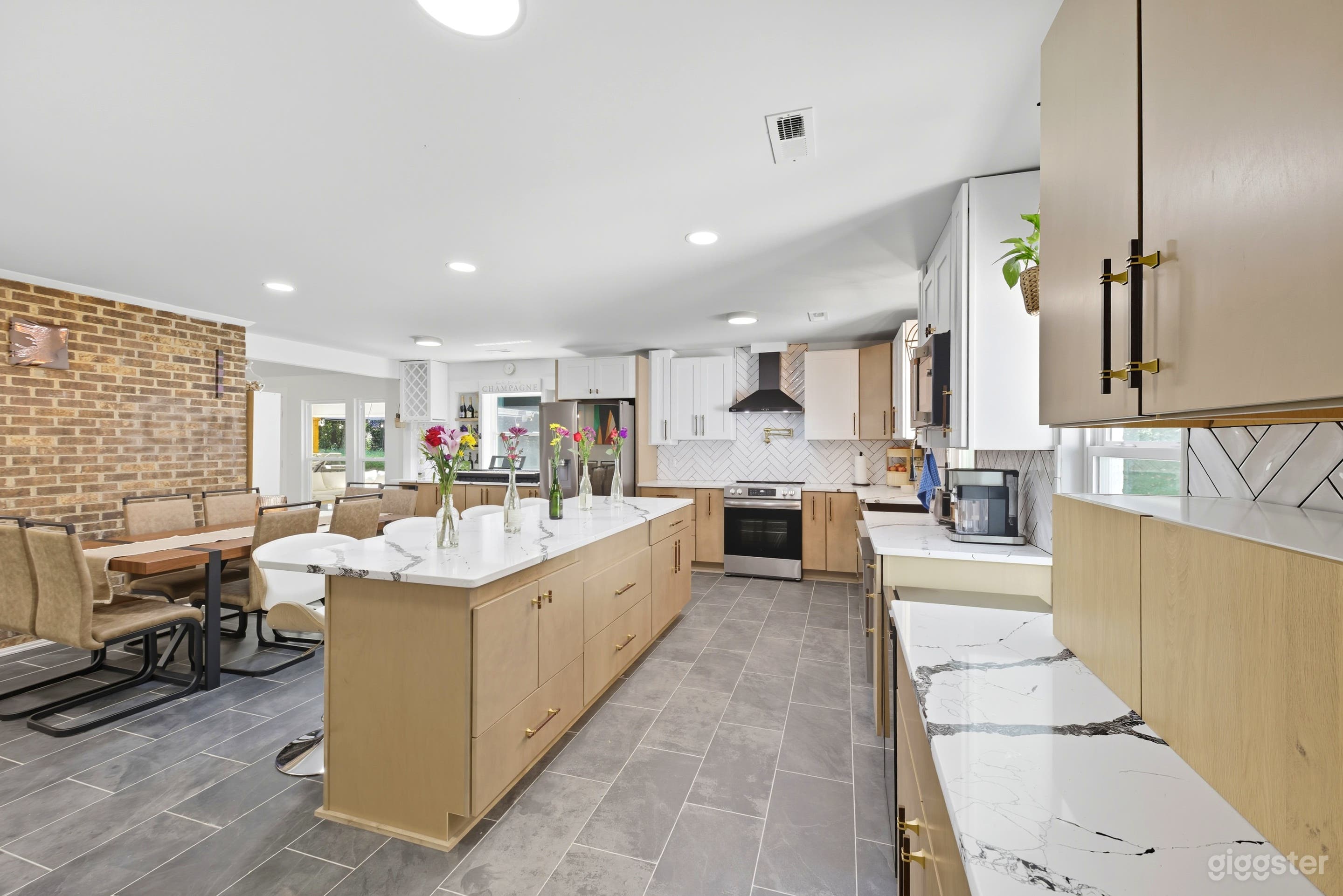 Kitchen = 270 sq. ft