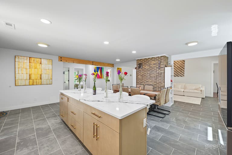  Kitchen = 270 sq. ft 