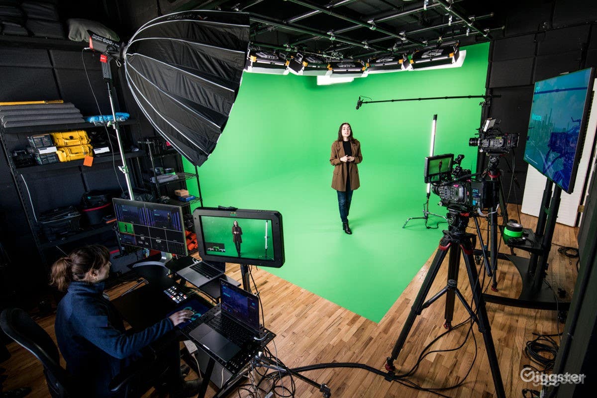 Midtown NYC Green Screen Studio w/ Crew + Gear Photo 1