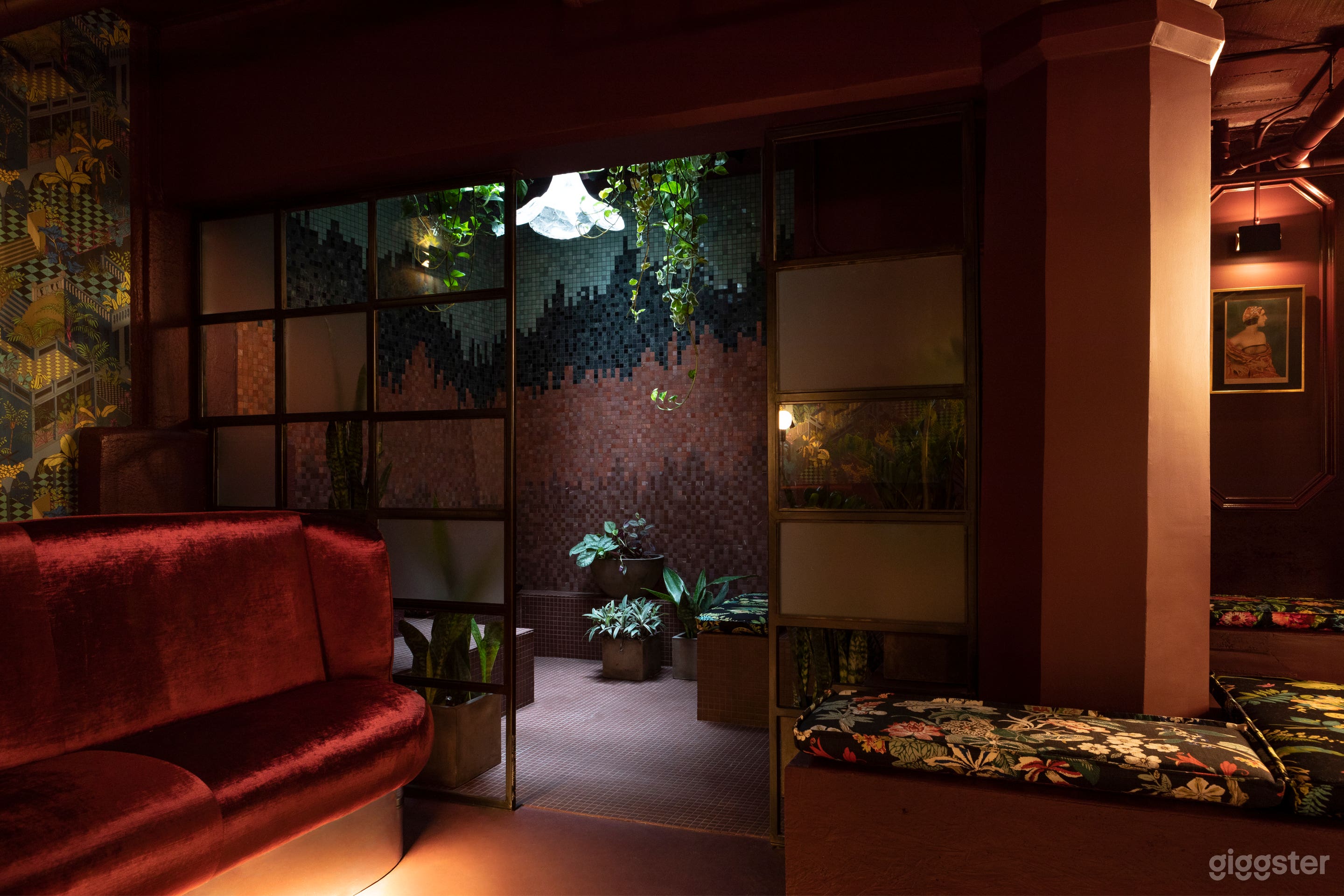 Central Eastside Gorgeous and Alluring Speakeasy Photo 4