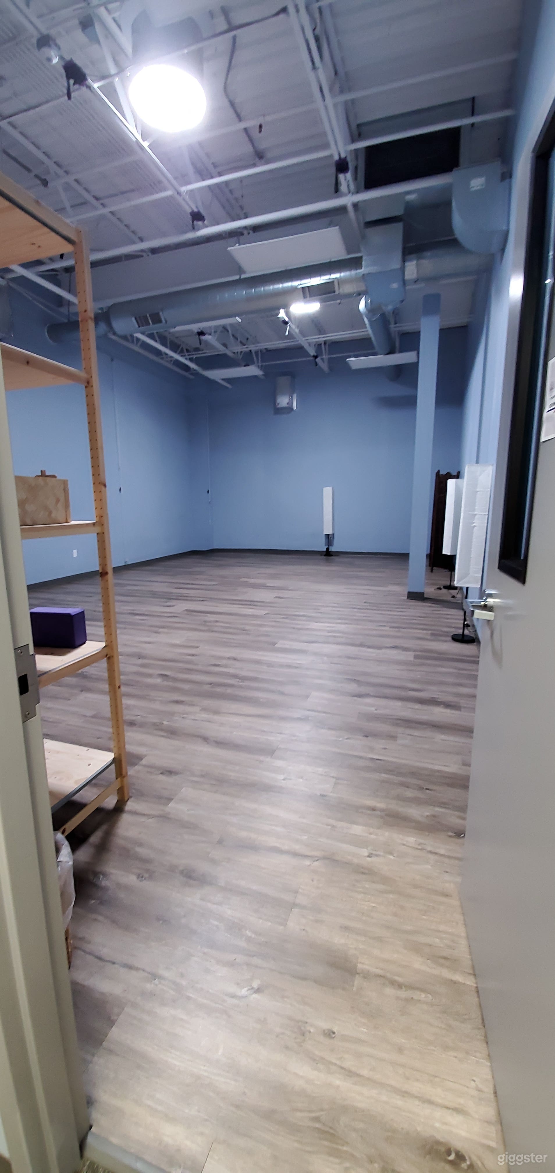 Spacious Studio with Skylights Photo 2