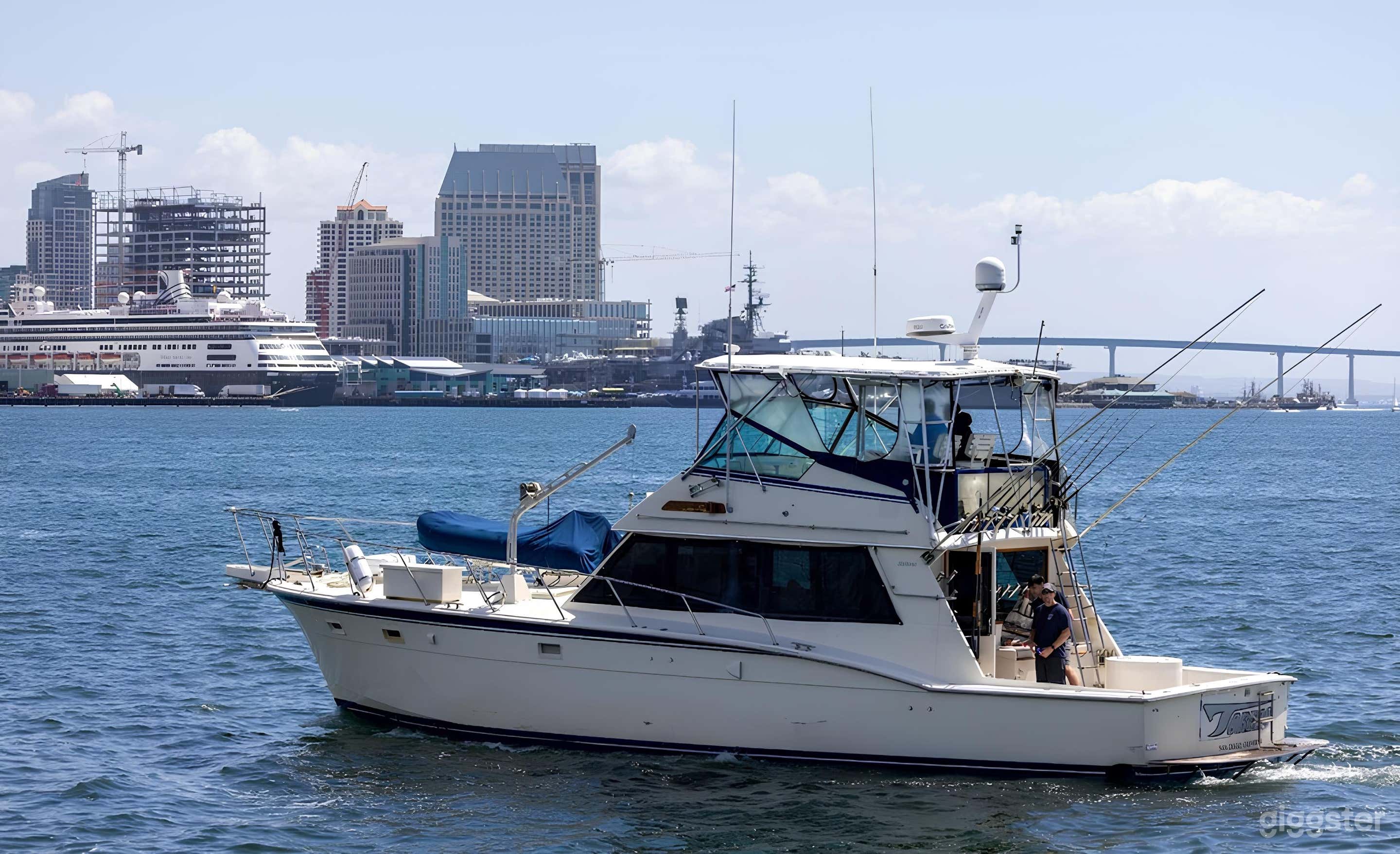 Torero 52′ Hatteras FISHING CHARTER Photo 2