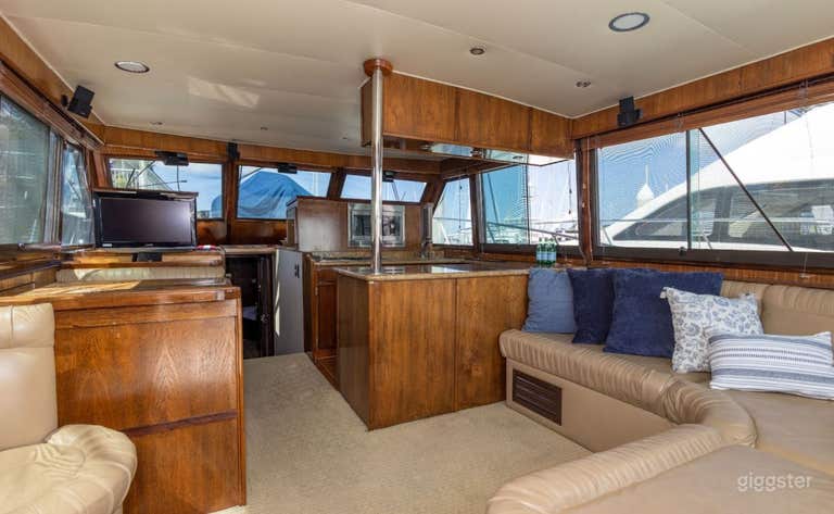  Torero 52′ Hatteras FISHING CHARTER 