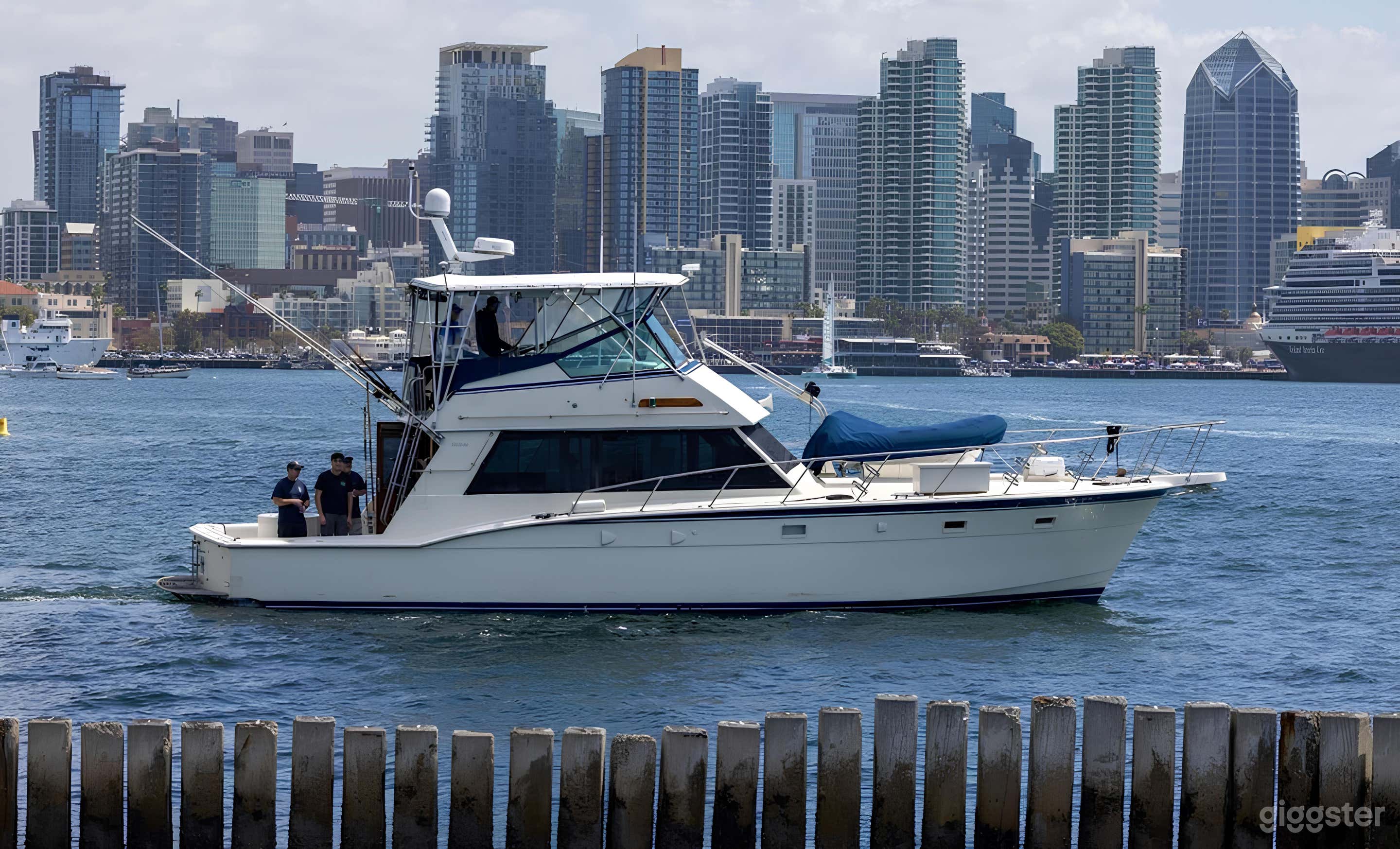 Torero 52′ Hatteras FISHING CHARTER Photo 1