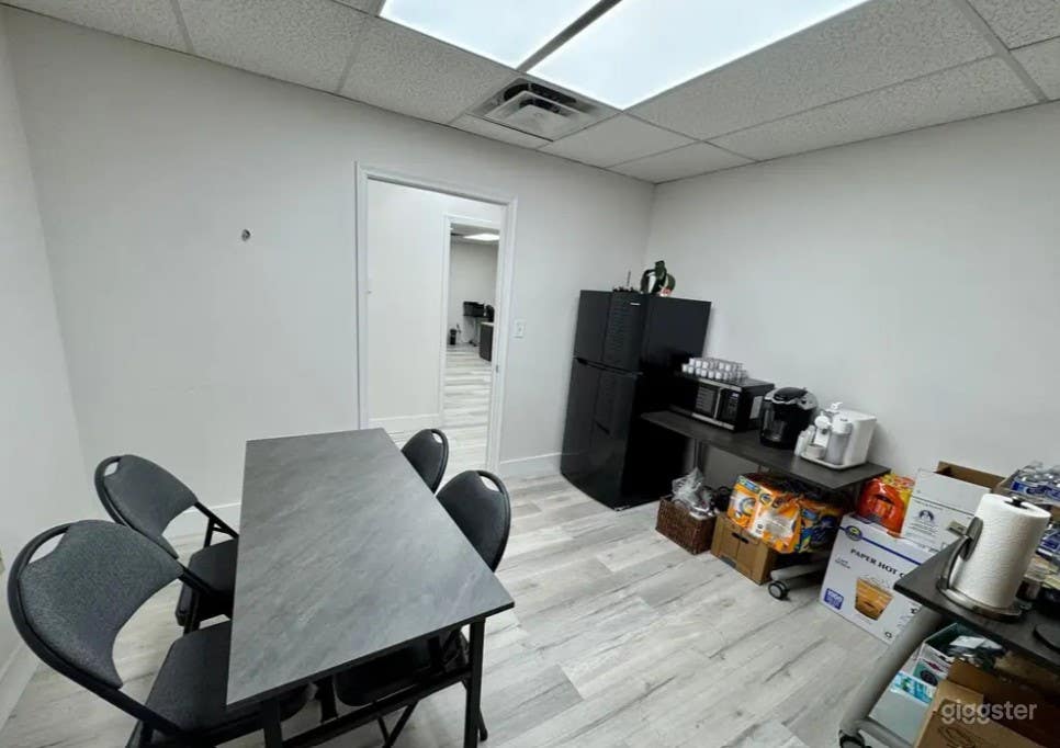 Private Corporate Office for Interviews Photo 1