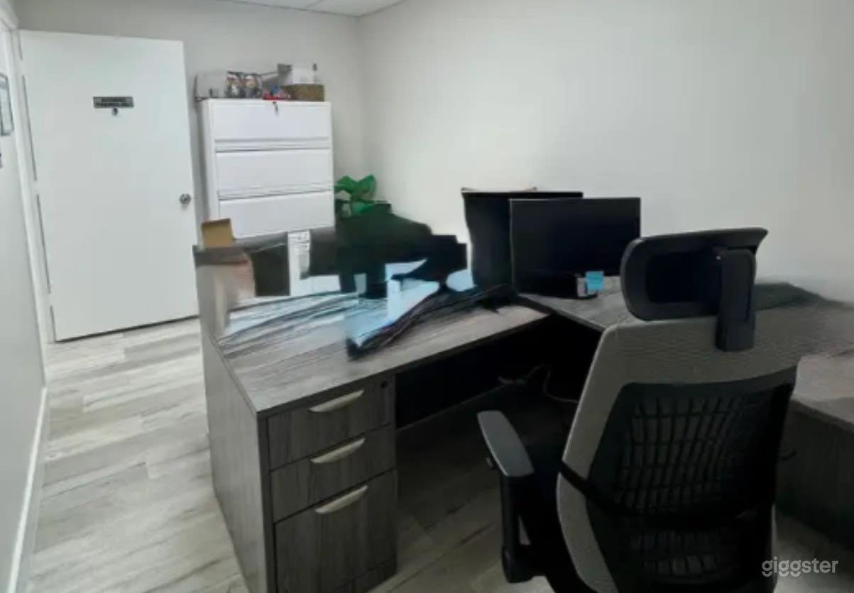 Private Corporate Office for Interviews Photo 3