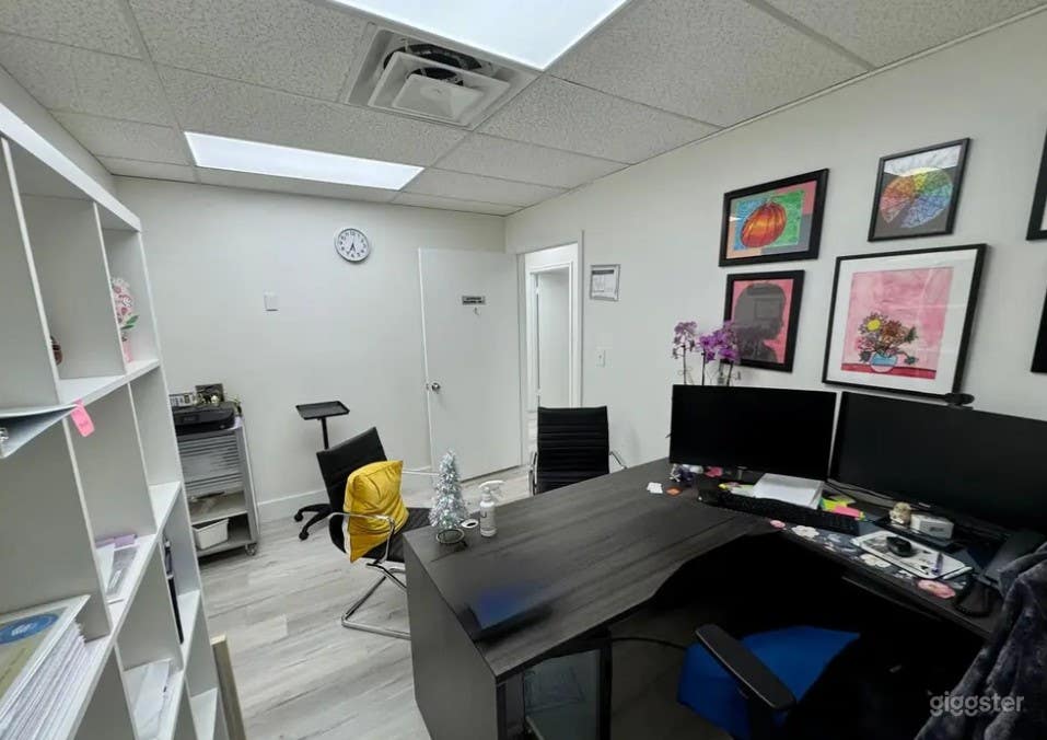 Private Corporate Office for Interviews Photo 4