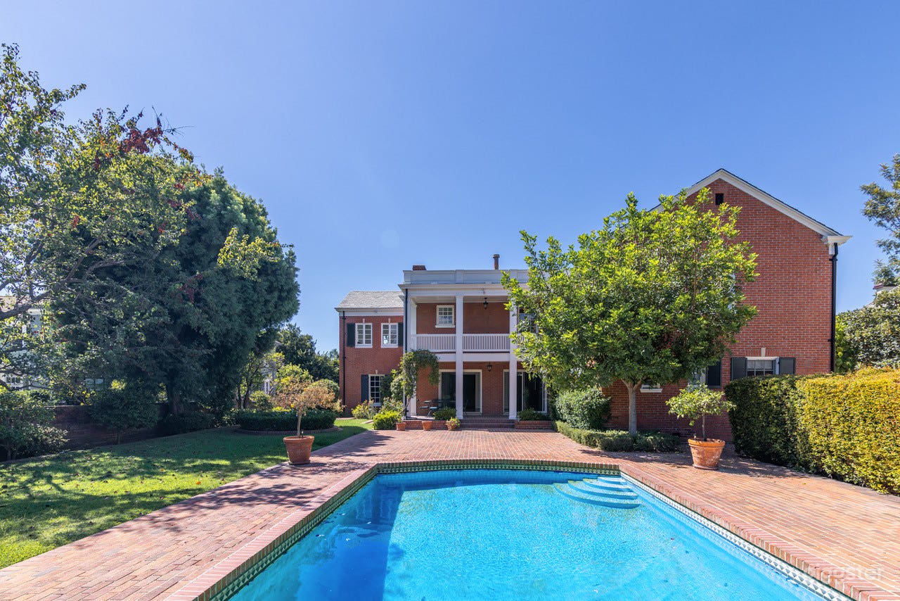 Colonial House: Ideal Location for Film &amp; Event Pr Photo 2