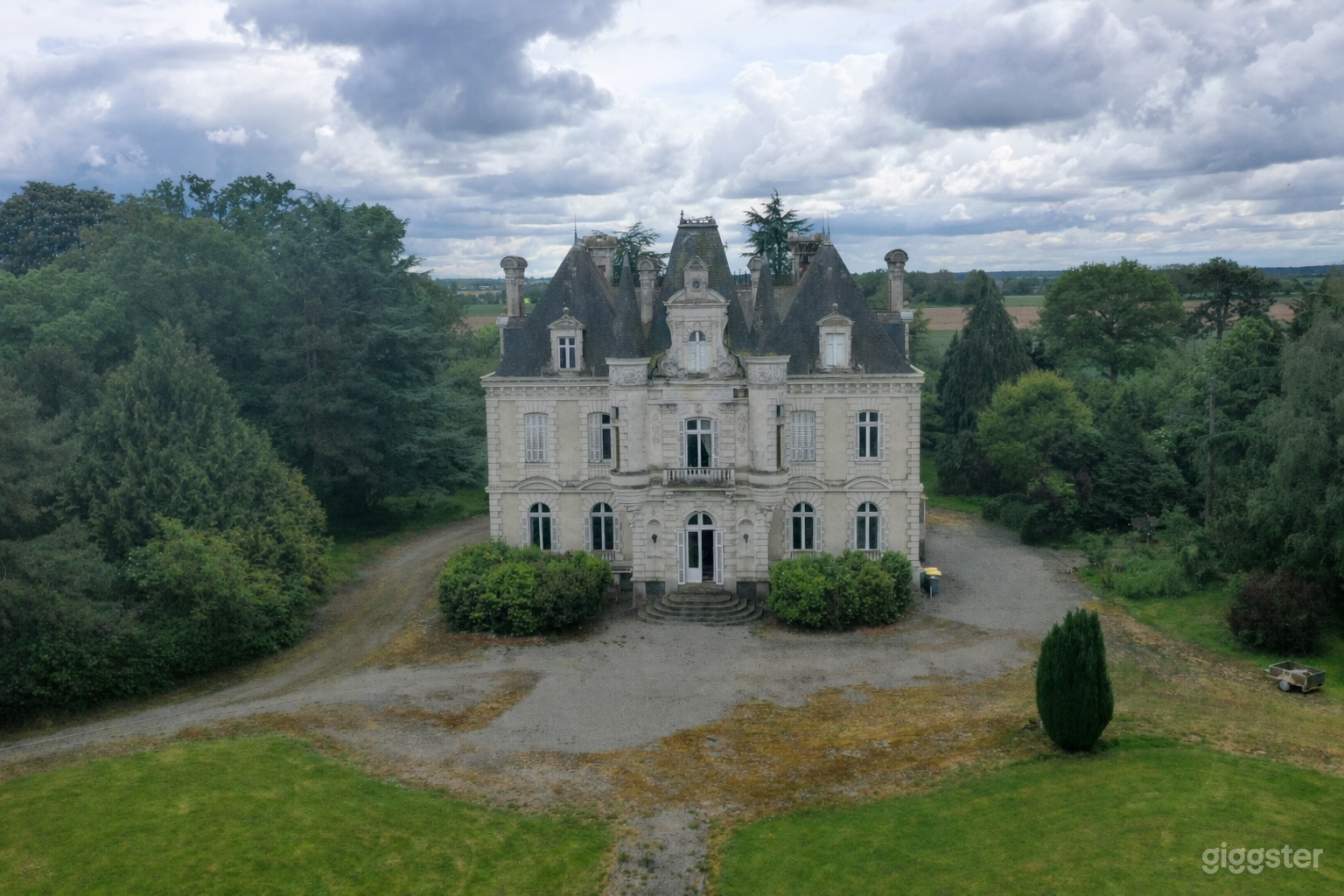 Fairytale Château Castle Gardens with Cinematic Depth Photo 1