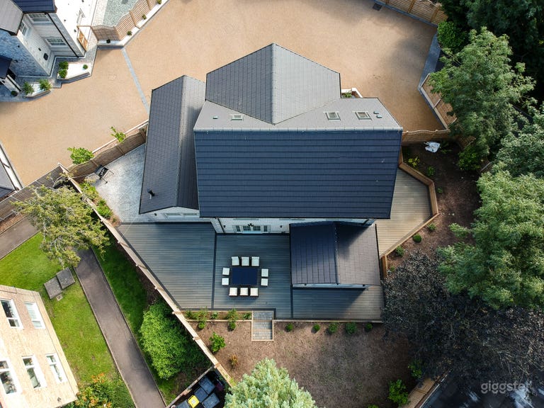  Bird&#x27;s eye view 