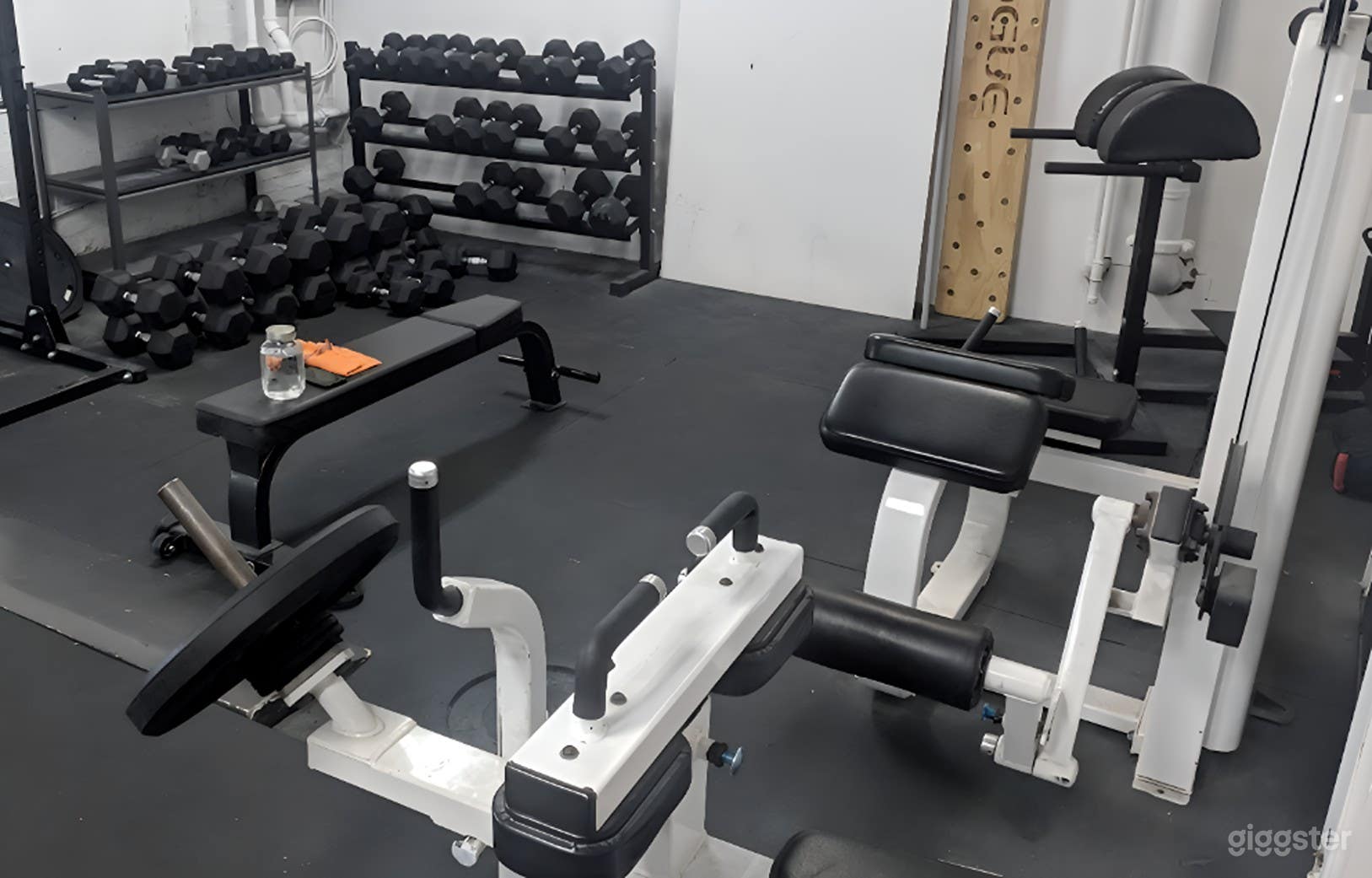 Fully Equipped Medium-Sized Gym Photo 2