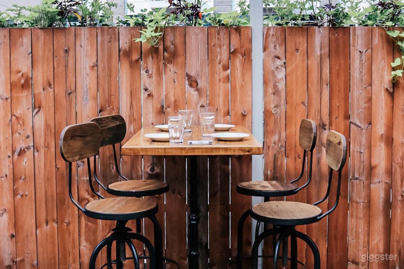 Captivating "Rooftop" Bar Photo 4