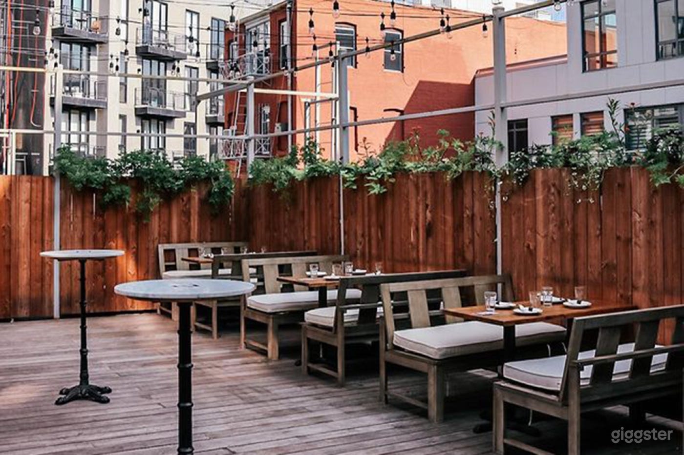 Captivating "Rooftop" Bar Photo 3