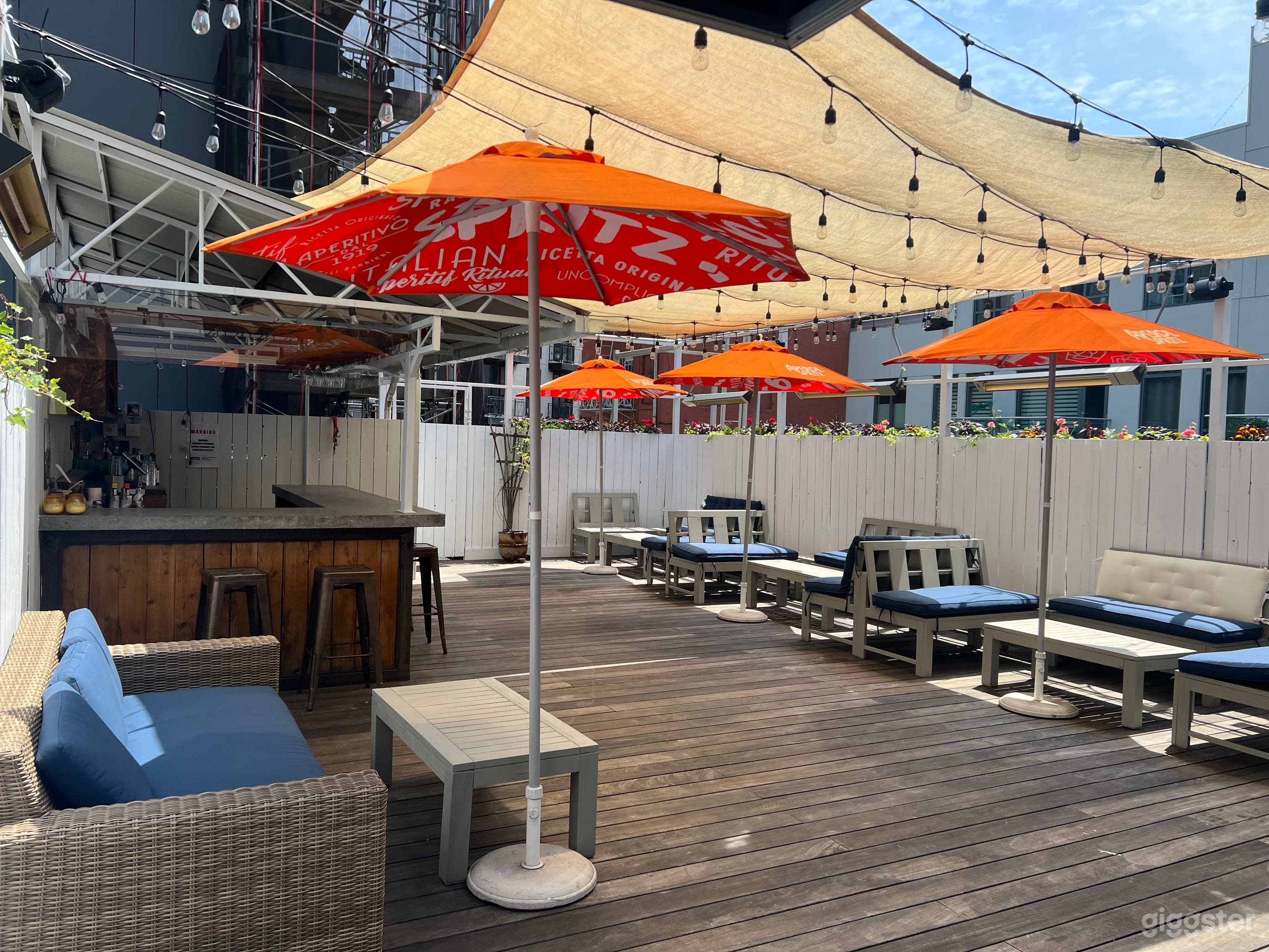 Captivating "Rooftop" Bar Photo 1