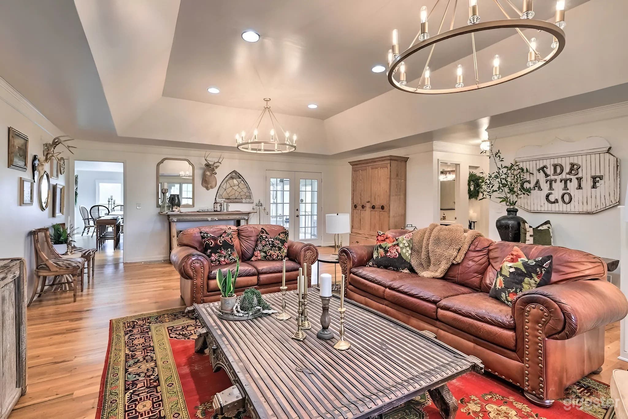 Charming House on 80-Acre Ranch Photo 2