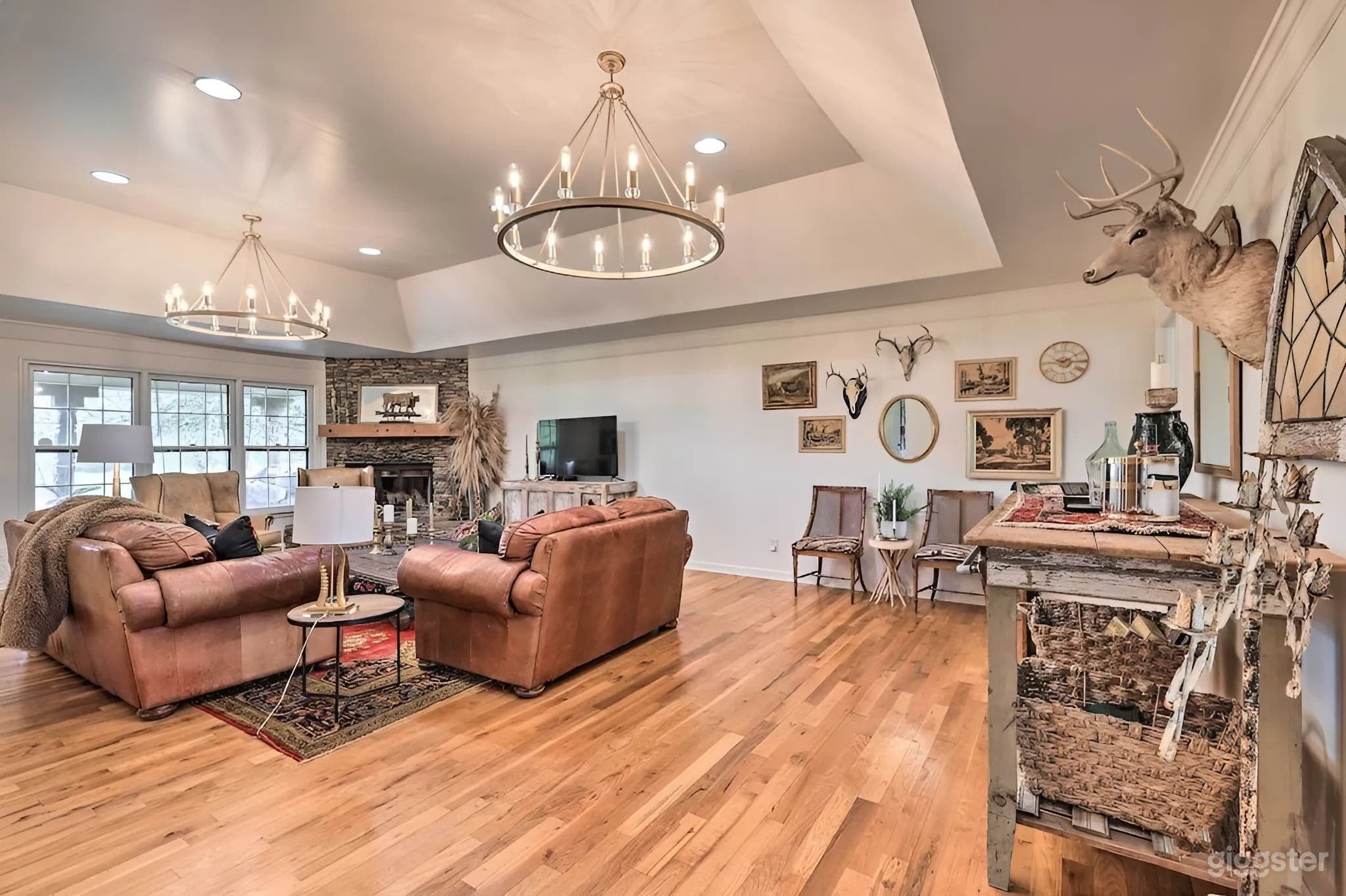 Charming House on 80-Acre Ranch Photo 3