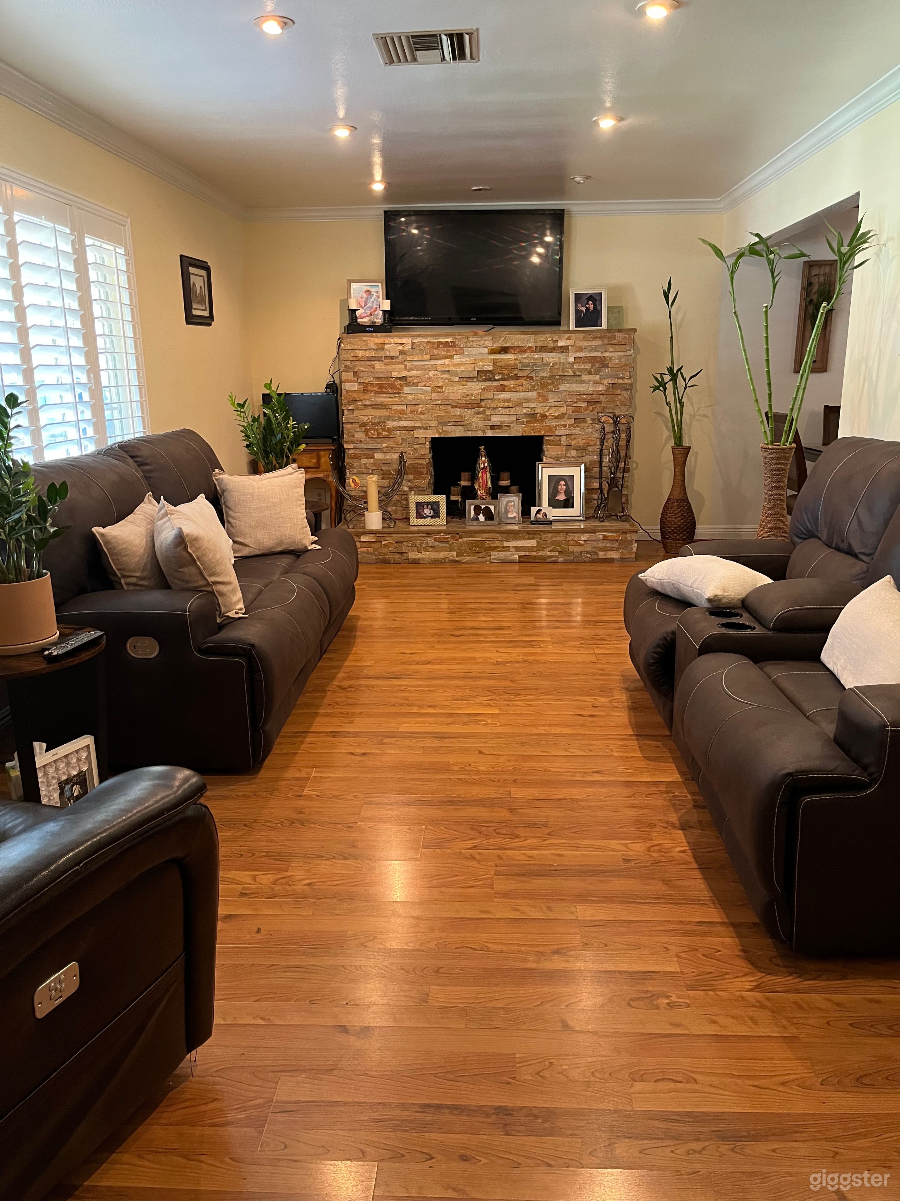 Gorgeous Spanish Style Hacienda Photo 2