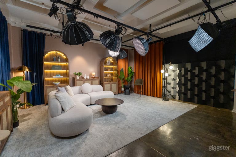  Interview Filming Studio 