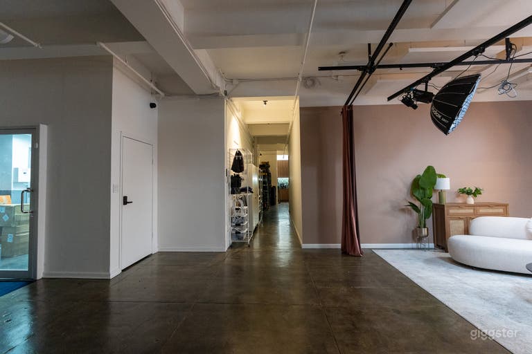  Interview Filming Studio 