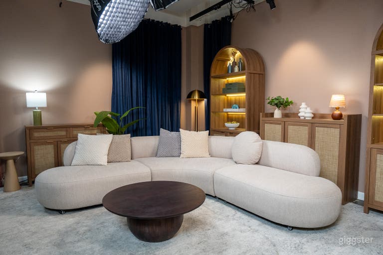  Interview Filming Studio 