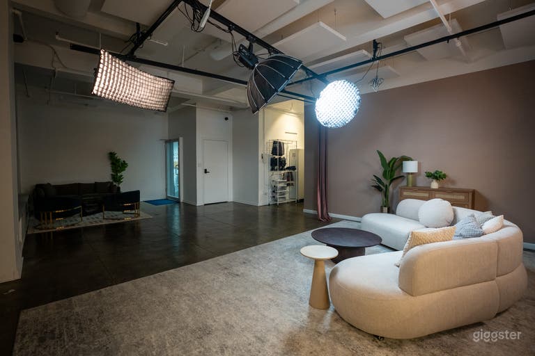  Interview Filming Studio 