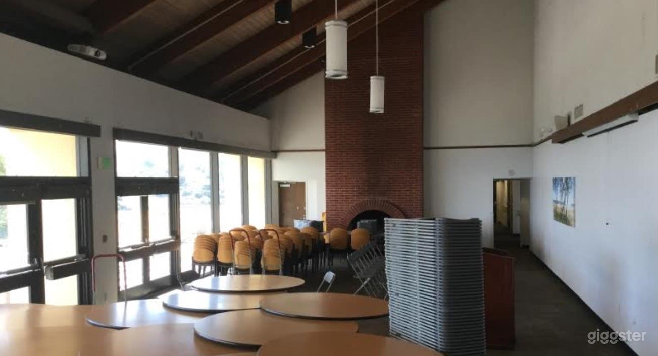 The Fireside Room Photo 3