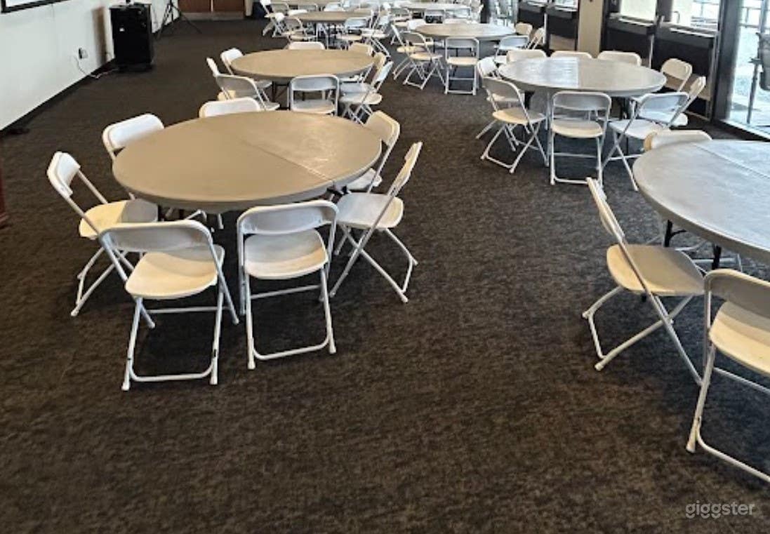 The Fireside Room Photo 4