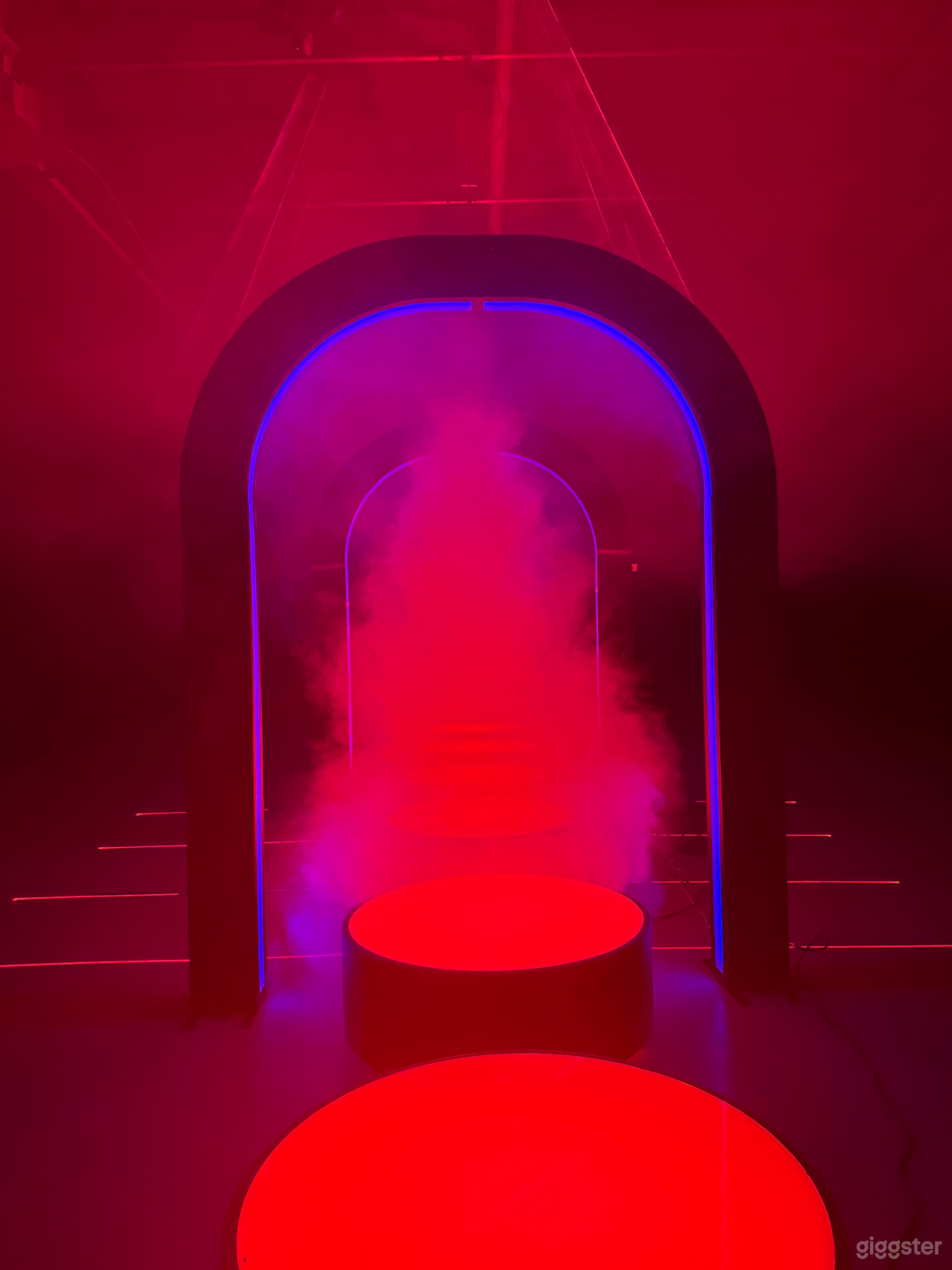 Production Office / Warehouse look / LED Arch set Photo 4