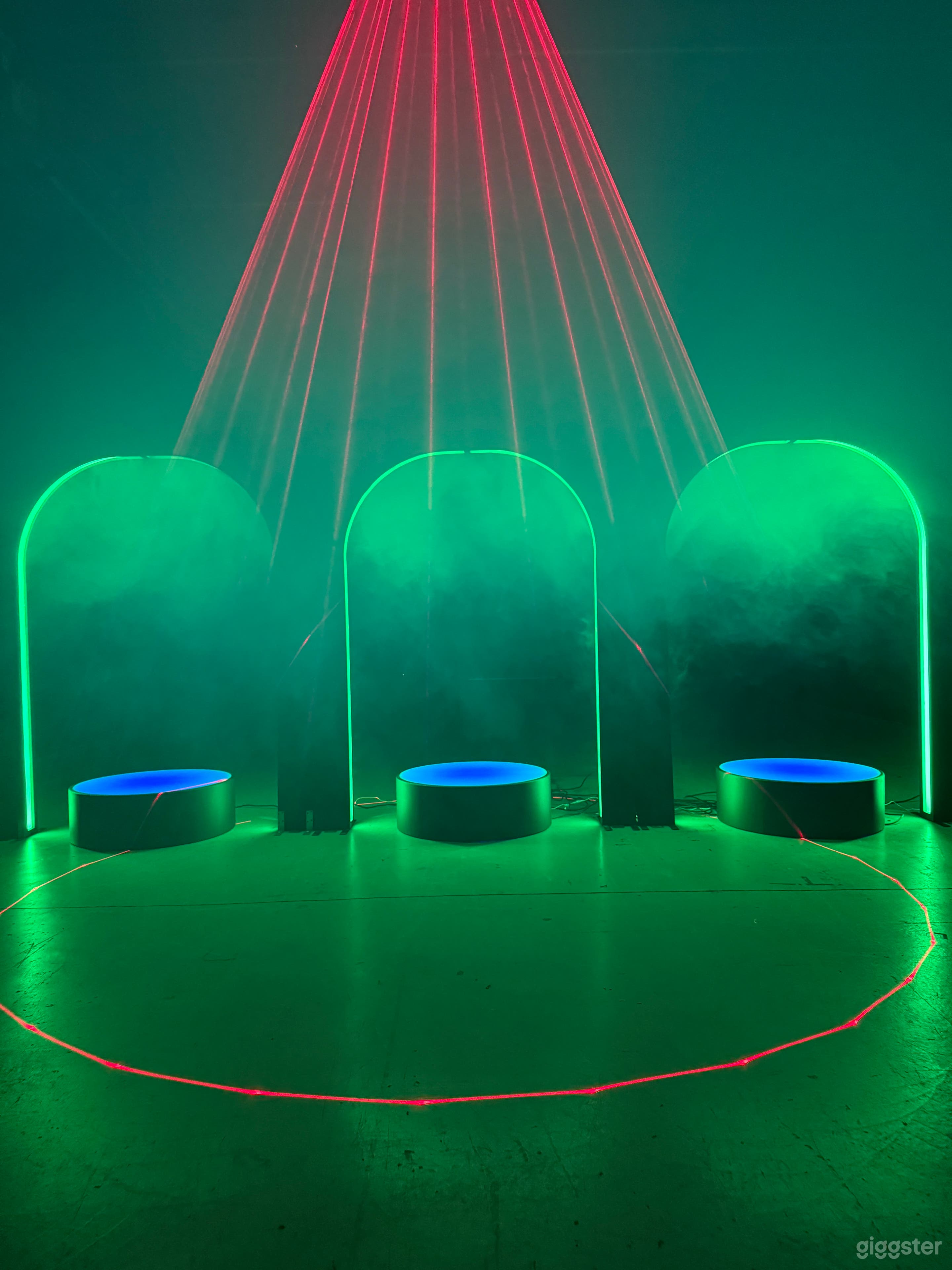 Production Office / Warehouse look / LED Arch set Photo 1