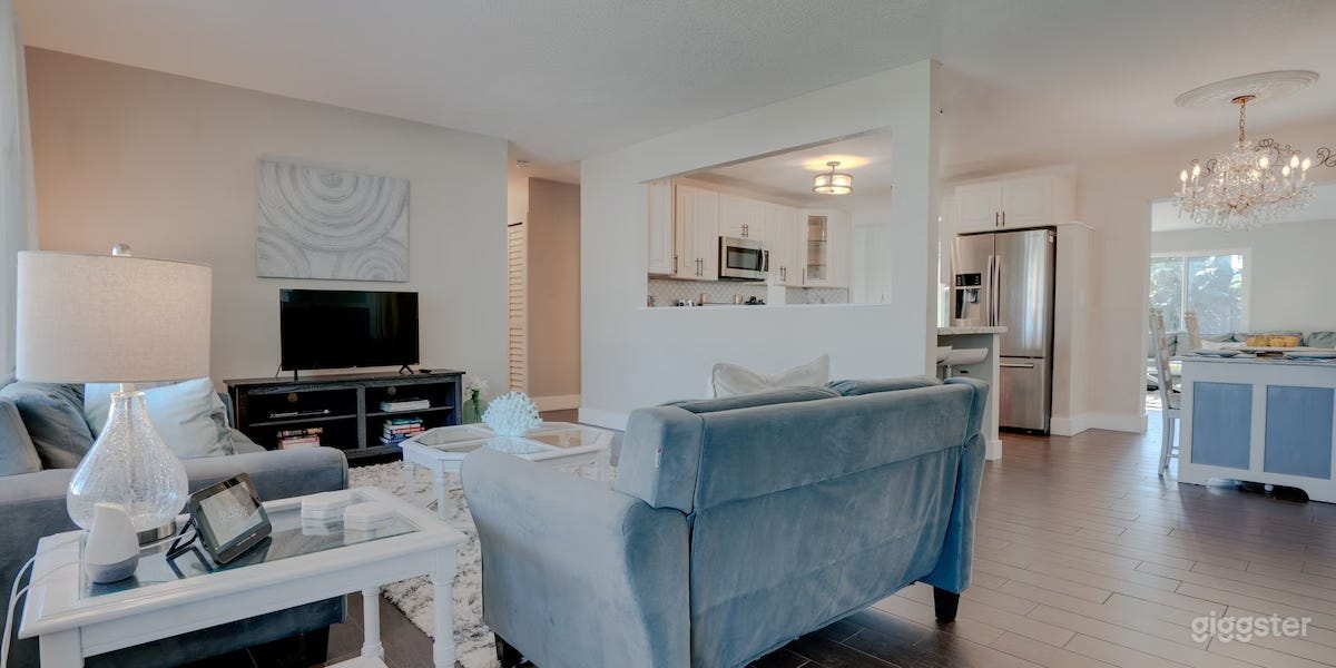 Luxury Coastal Retreat Photo 4