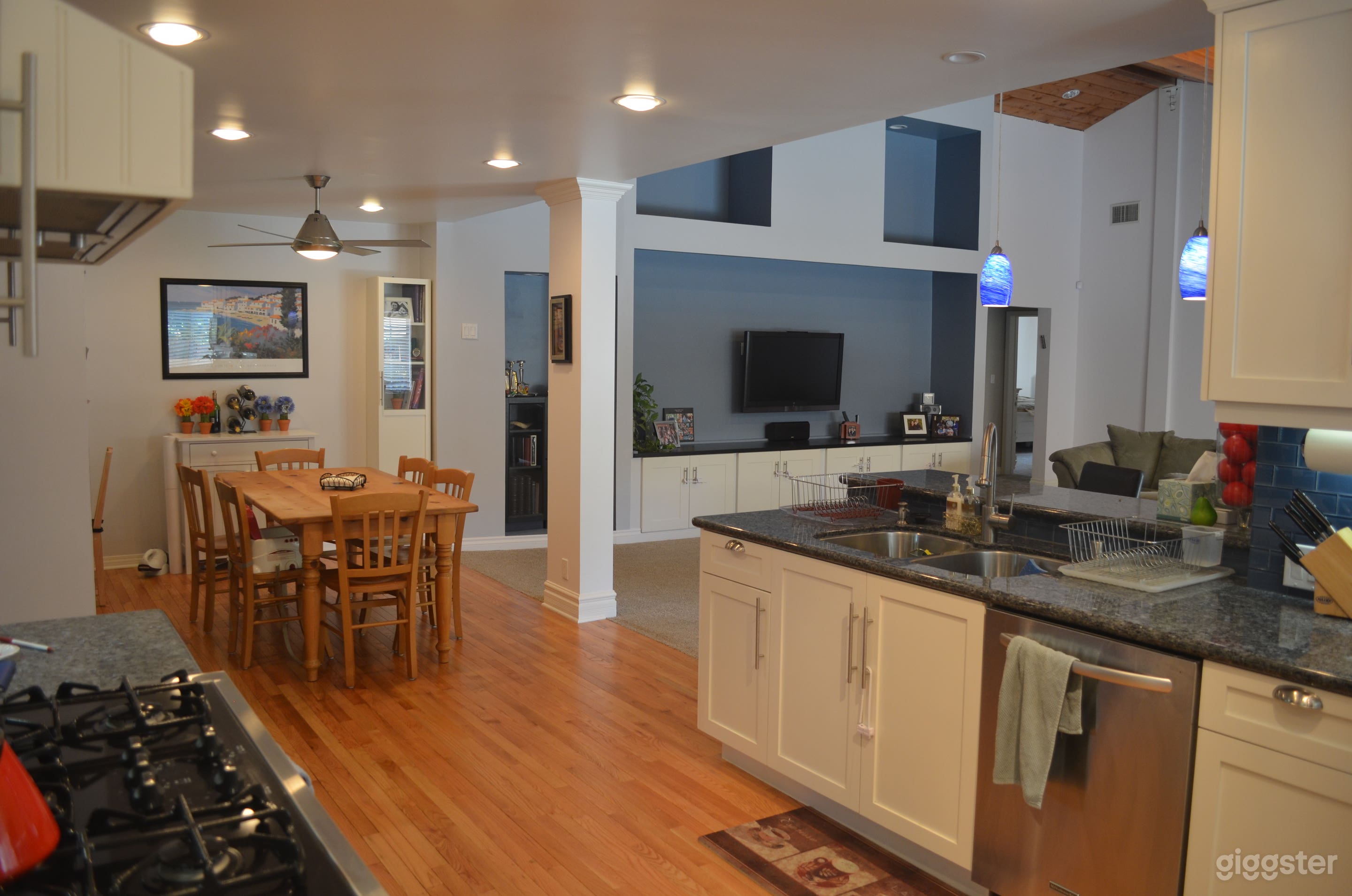 Single Story contemporary in Midvale Estates Photo 2