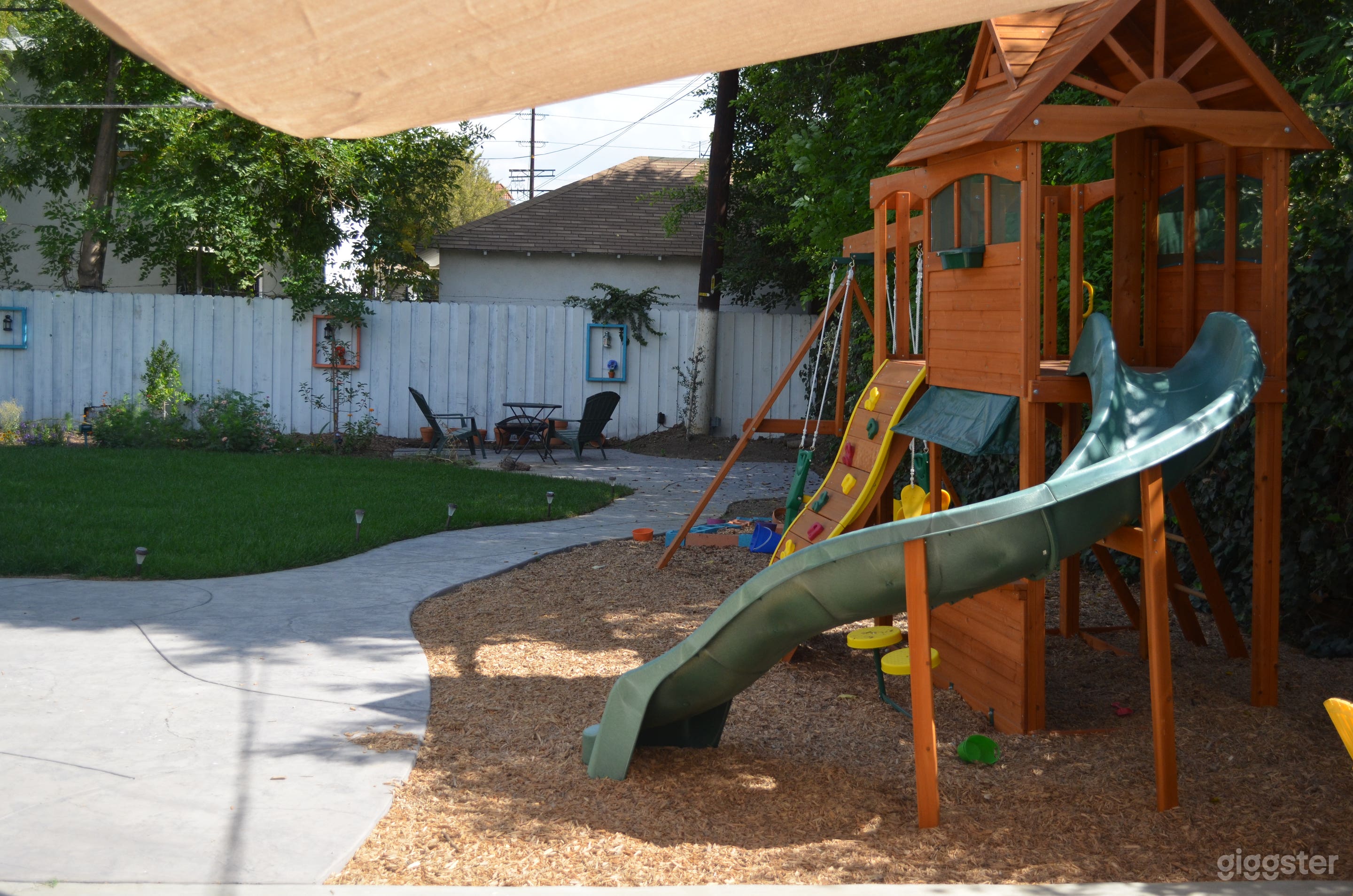 Single Story contemporary in Midvale Estates Photo 1