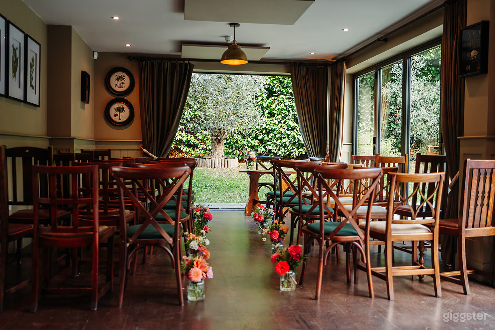 The Pub Dinning Room Photo 3