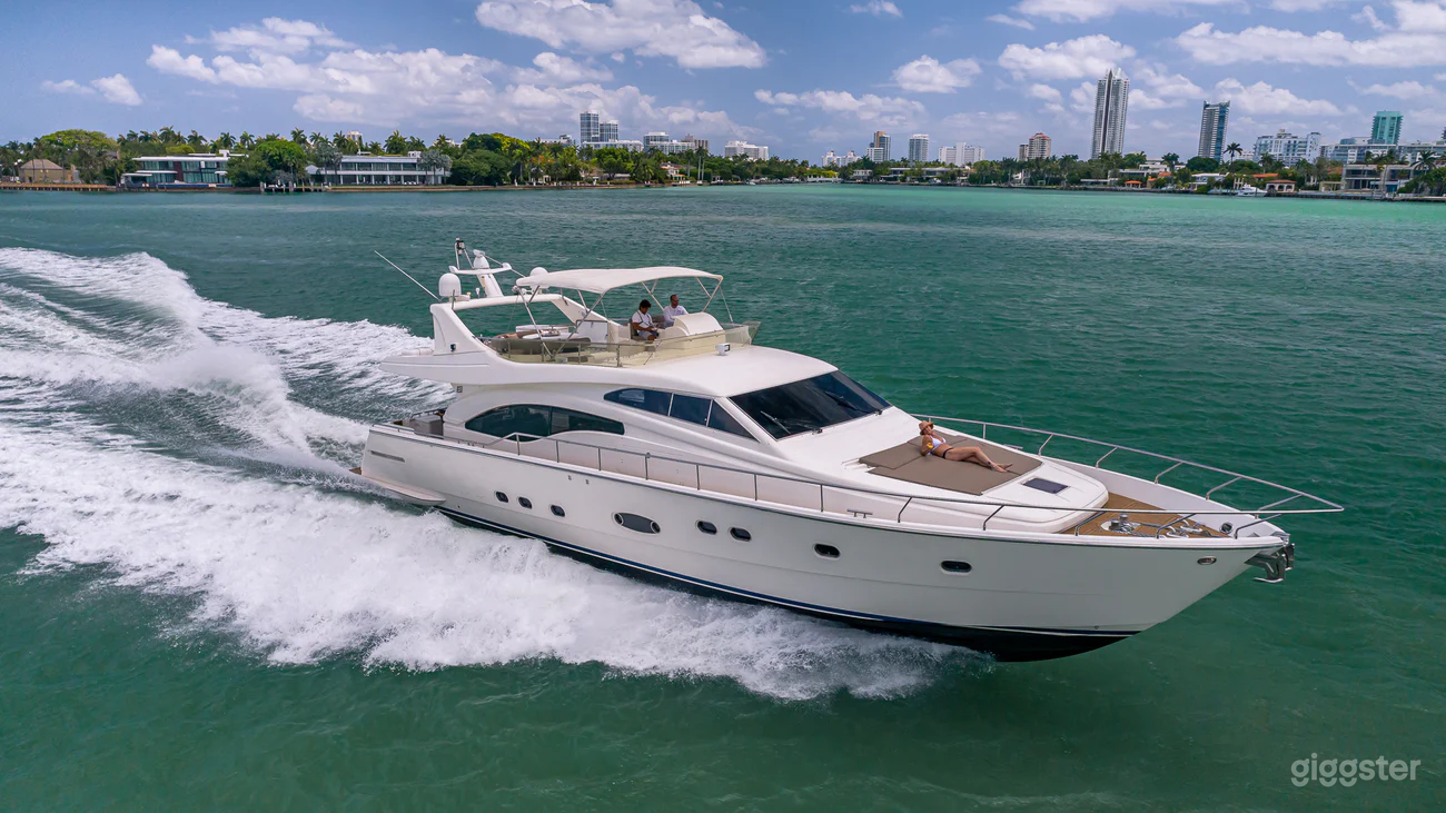 FERRETTI 72' YACHT Photo 1