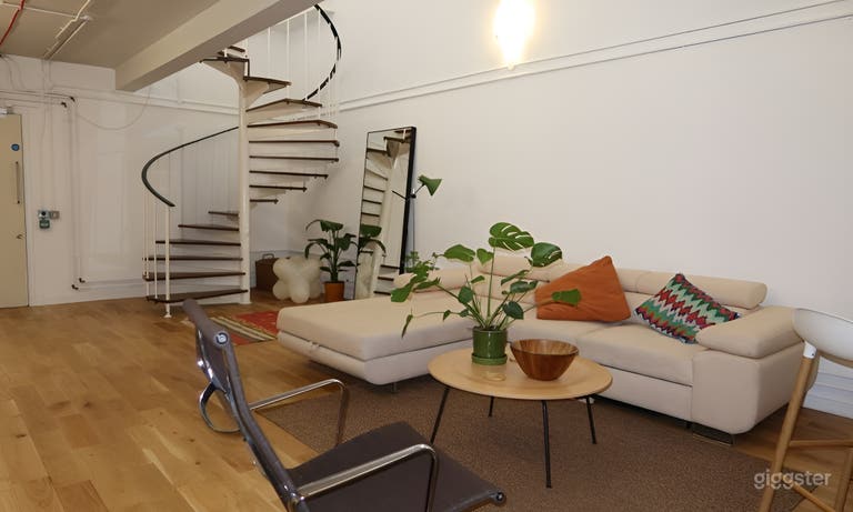  Multidimensional Creative Space: Recording Studio, Office-Event Space, Production Space 