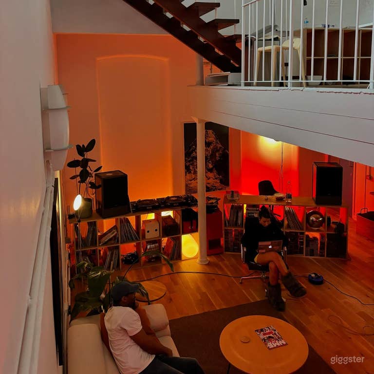  Multidimensional Creative Space: Recording Studio, Office-Event Space, Production Space 