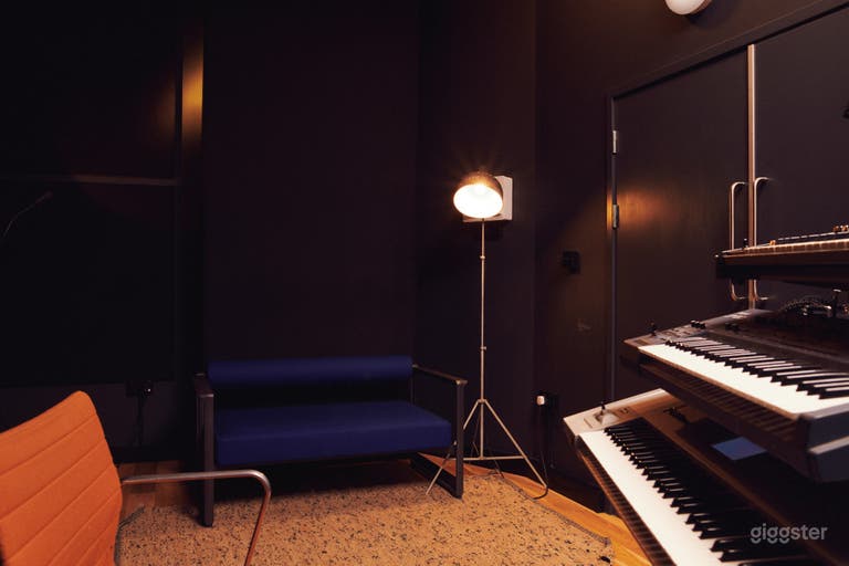  Multidimensional Creative Space: Recording Studio, Office-Event Space, Production Space 