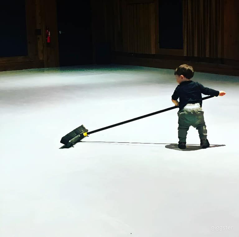  Premier Expansive Dance Studio 