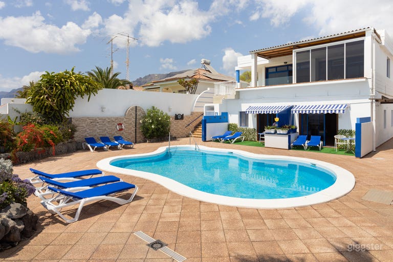  Villa frente al mar con enorme piscina de agua salada, jardín tropical 