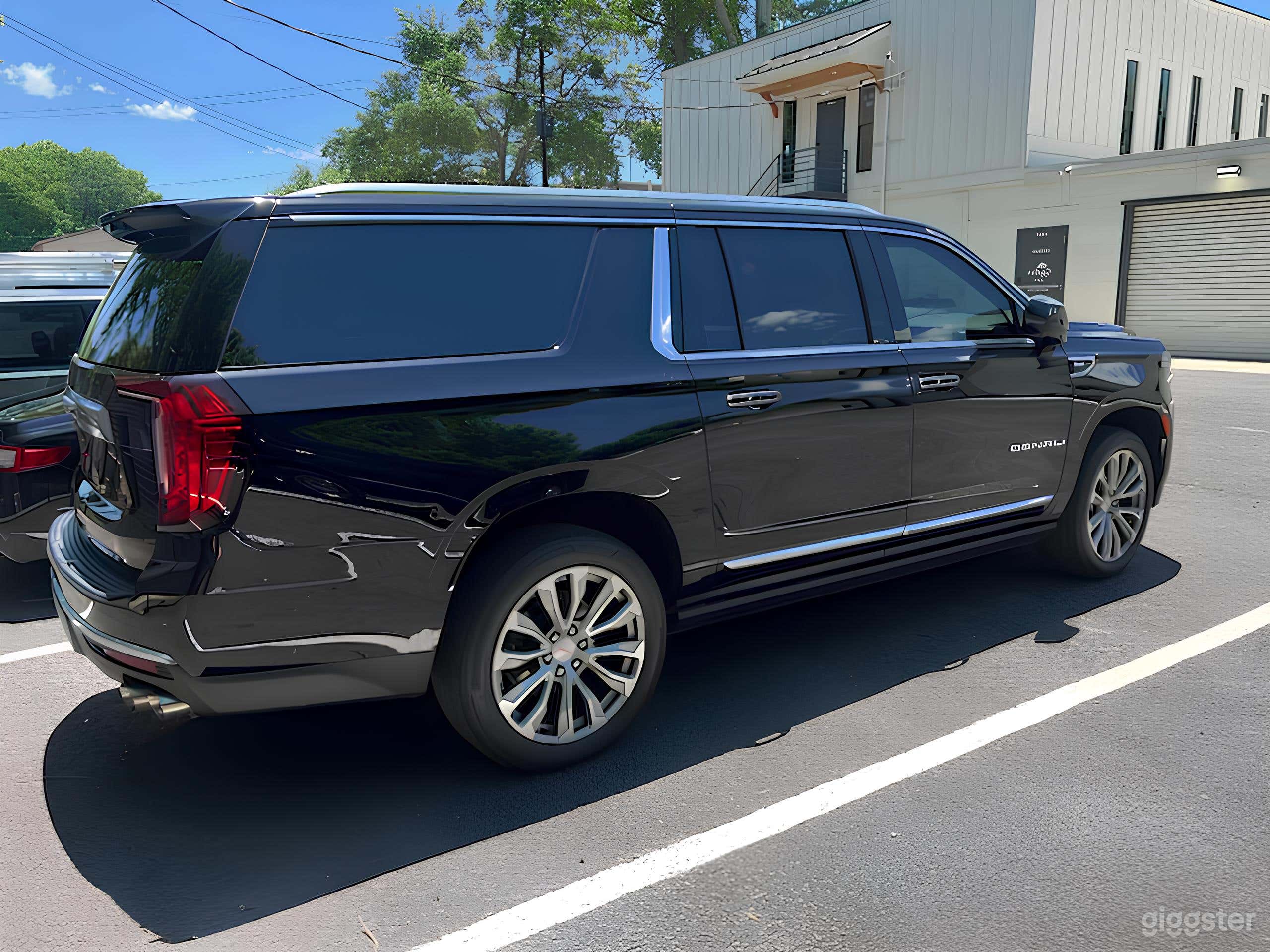 2021 Yukon Denali XL Photo 3
