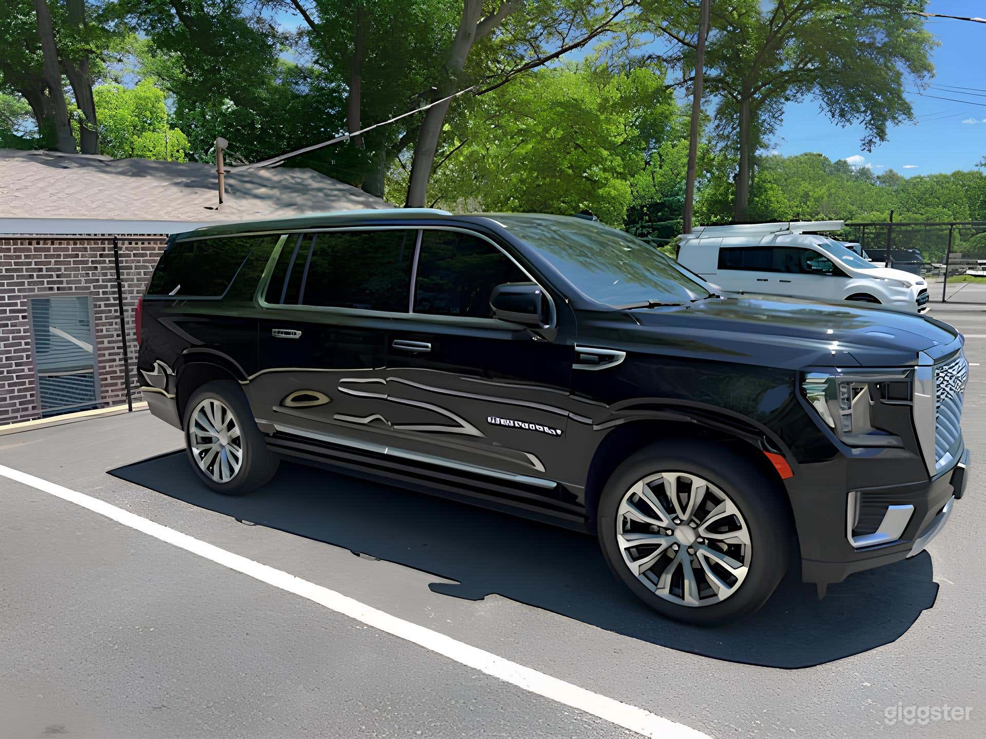 2021 Yukon Denali XL Photo 2