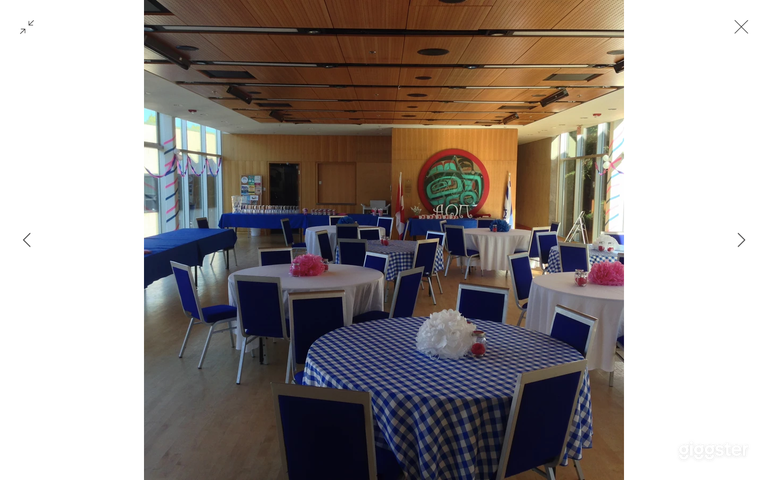  Charming and Stylish Building in Vancouver 