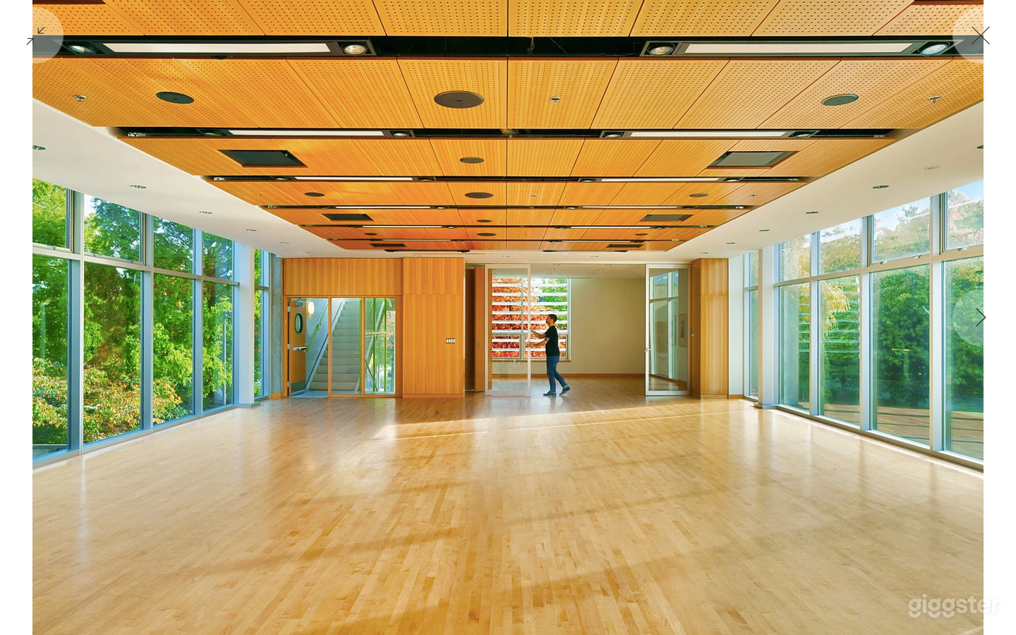 Charming and Stylish Building in Vancouver Photo 2