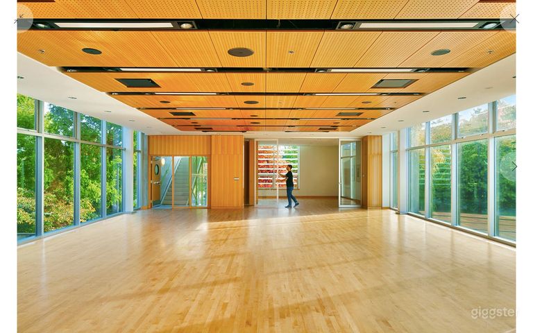  Charming and Stylish Building in Vancouver 