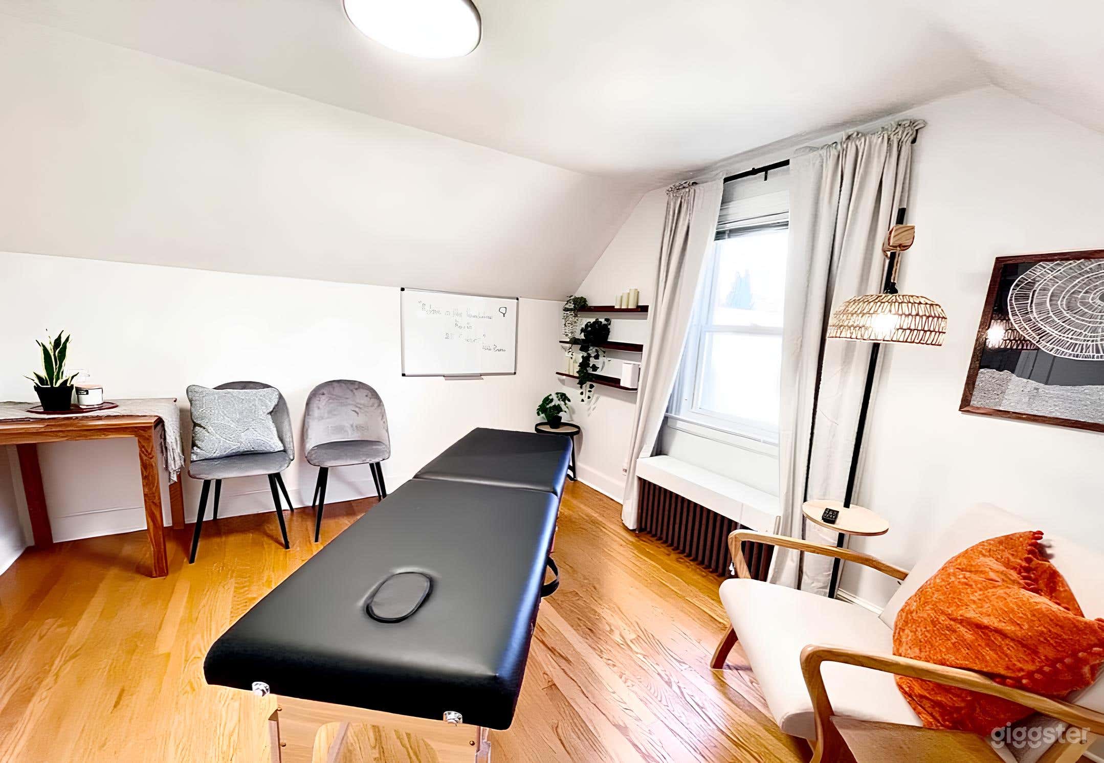 Beautiful Massage/Therapy Room Photo 2