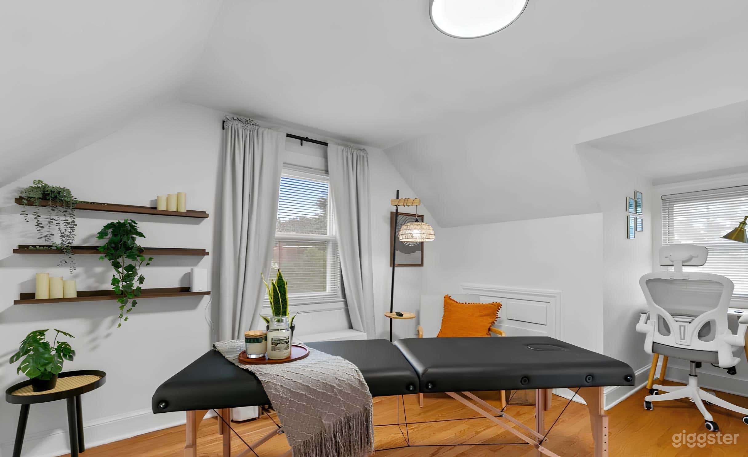 Beautiful Massage/Therapy Room Photo 1