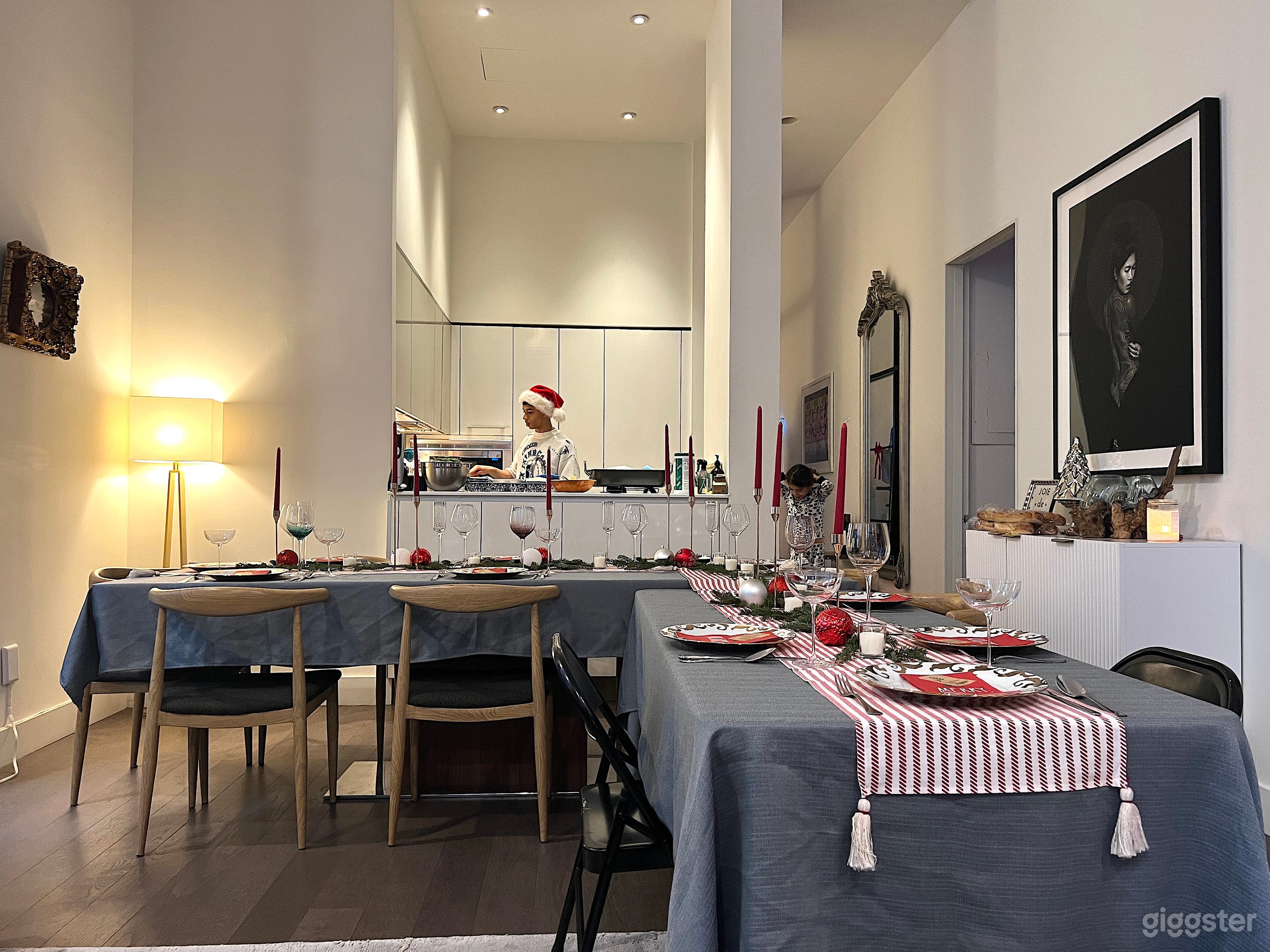 Spacious 14ft ceiling space in a Landmark Building Photo 3